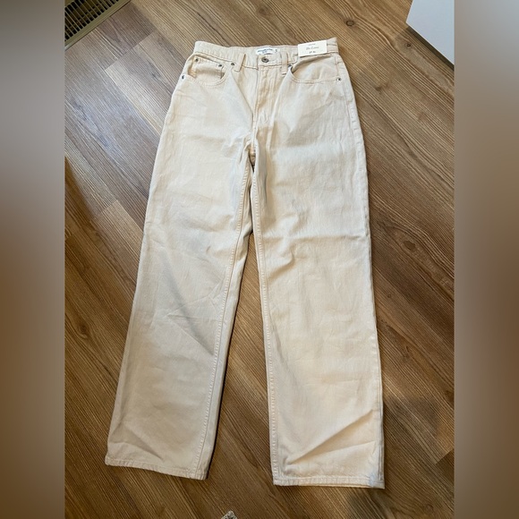 NWT Abercrombie & Fitch High Rise Loose Jean in stone size 4R - Picture 8 of 9